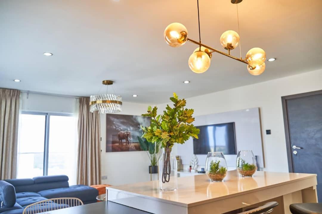 The Gallery Luxury Suites Cpg Ист-Легон Экстерьер фото