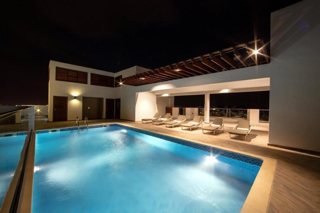 The Gallery Luxury Suites Cpg Ист-Легон Экстерьер фото