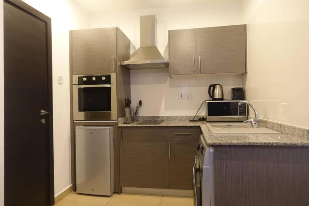The Gallery Luxury Suites Cpg Ист-Легон Экстерьер фото
